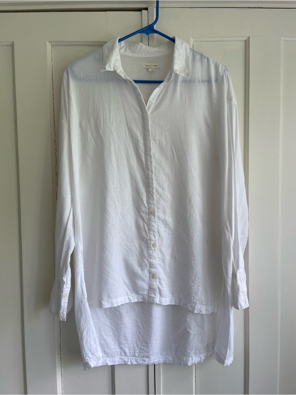 Silence + Noise Oversized White Linen Button-Up Shirt Women’s Small High Low Hem